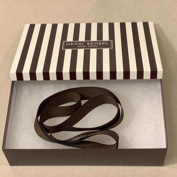Henri Bendel Centenniel Striped Boxes/Bag - Picture 7 of 11